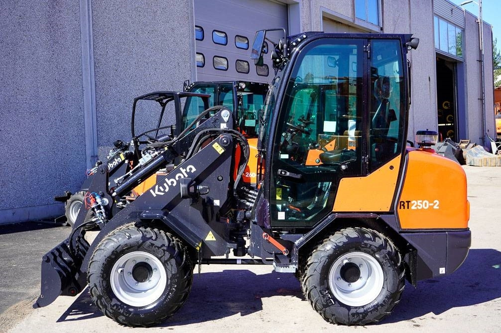 Kubota RT250-2 UUSI KONE! - Zglobni utovarivač: slika Kubota RT250-2 UUSI KONE! - Zglobni utovarivač Kubota RT250-2 UUSI KONE! - Zglobni utovarivač: slika Kubota RT250-2 UUSI KONE! - Zglobni utovarivač