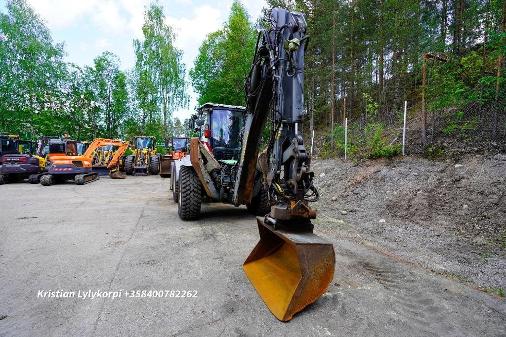 Lännen 8600E ENGCONILLA - Rovokopač-utovarivač: slika Lännen 8600E ENGCONILLA - Rovokopač-utovarivač Lännen 8600E ENGCONILLA - Rovokopač-utovarivač: slika Lännen 8600E ENGCONILLA - Rovokopač-utovarivač