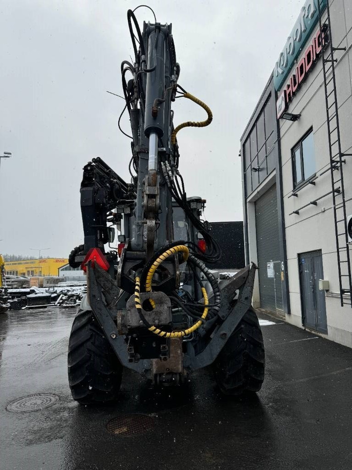 Lännen 8600E PYÖRITTÄJÄ, NOSTIN YM.  - Rovokopač-utovarivač: slika Lännen 8600E PYÖRITTÄJÄ, NOSTIN YM.  - Rovokopač-utovarivač Lännen 8600E PYÖRITTÄJÄ, NOSTIN YM.  - Rovokopač-utovarivač: slika Lännen 8600E PYÖRITTÄJÄ, NOSTIN YM.  - Rovokopač-utovarivač