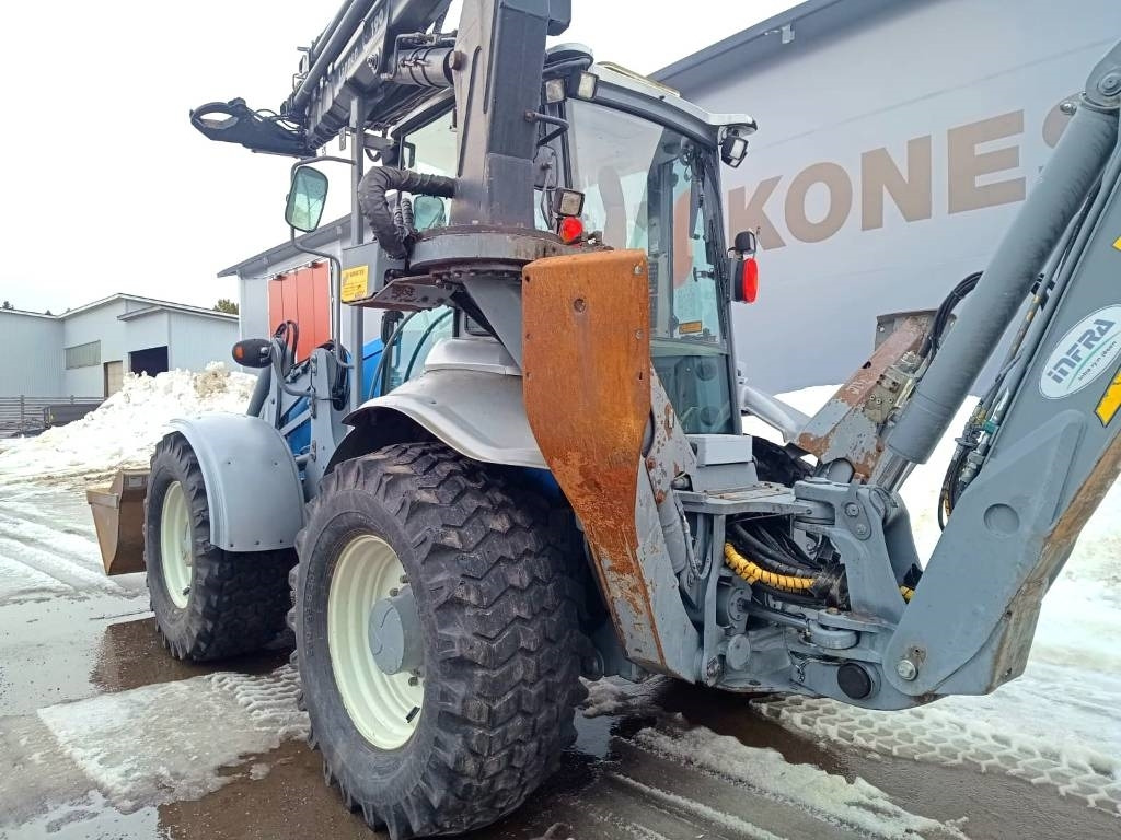 Lännen 8600G NOSTIN, HENKILÖKORI, PYÖRITTÄJÄ YM. - Rovokopač-utovarivač: slika Lännen 8600G NOSTIN, HENKILÖKORI, PYÖRITTÄJÄ YM. - Rovokopač-utovarivač Lännen 8600G NOSTIN, HENKILÖKORI, PYÖRITTÄJÄ YM. - Rovokopač-utovarivač: slika Lännen 8600G NOSTIN, HENKILÖKORI, PYÖRITTÄJÄ YM. - Rovokopač-utovarivač