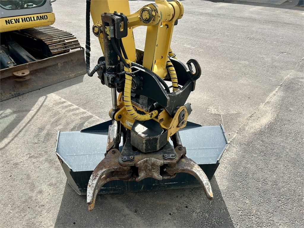 Mini bager New Holland E 70BSR 2D MITTALAITTEET: slika Mini bager New Holland E 70BSR 2D MITTALAITTEET