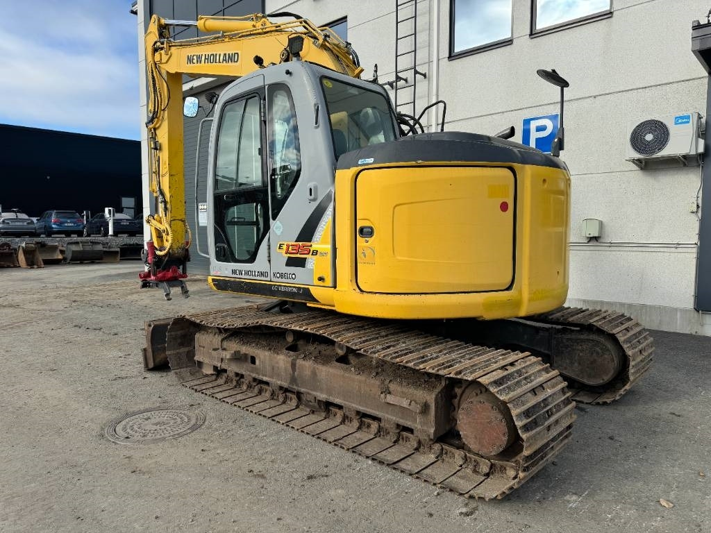 New Holland MYYTY! SOLD! E135BSR-2 PYÖRITTÄJÄLLÄ - Bager gusjeničar: slika New Holland MYYTY! SOLD! E135BSR-2 PYÖRITTÄJÄLLÄ - Bager gusjeničar New Holland MYYTY! SOLD! E135BSR-2 PYÖRITTÄJÄLLÄ - Bager gusjeničar: slika New Holland MYYTY! SOLD! E135BSR-2 PYÖRITTÄJÄLLÄ - Bager gusjeničar