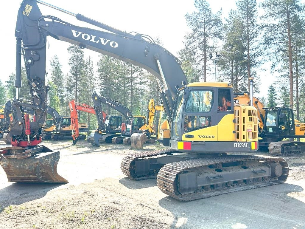 Volvo ECR235CL PYÖRITTÄJÄ, 3D-LAITTEET - Bager gusjeničar: slika Volvo ECR235CL PYÖRITTÄJÄ, 3D-LAITTEET - Bager gusjeničar Volvo ECR235CL PYÖRITTÄJÄ, 3D-LAITTEET - Bager gusjeničar: slika Volvo ECR235CL PYÖRITTÄJÄ, 3D-LAITTEET - Bager gusjeničar