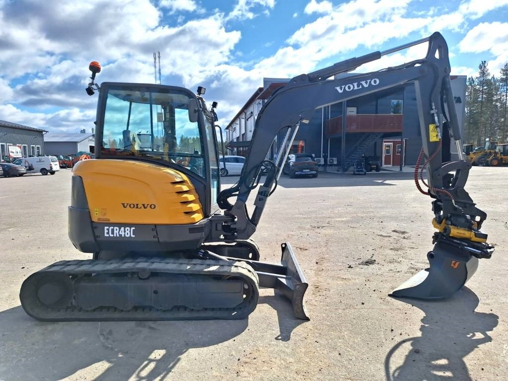 Volvo ECR48C PYÖRITTÄJÄ PIHDEILLÄ - Mini bager: slika Volvo ECR48C PYÖRITTÄJÄ PIHDEILLÄ - Mini bager Volvo ECR48C PYÖRITTÄJÄ PIHDEILLÄ - Mini bager: slika Volvo ECR48C PYÖRITTÄJÄ PIHDEILLÄ - Mini bager