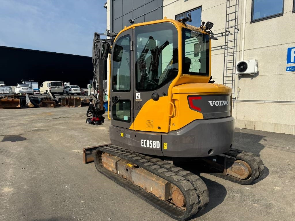 Volvo ECR58D PYÖRITTÄJÄLLÄ - Mini bager: slika Volvo ECR58D PYÖRITTÄJÄLLÄ - Mini bager Volvo ECR58D PYÖRITTÄJÄLLÄ - Mini bager: slika Volvo ECR58D PYÖRITTÄJÄLLÄ - Mini bager