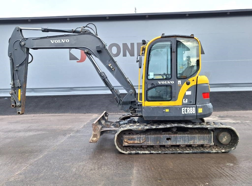 Volvo ECR88 - Mini bager: slika Volvo ECR88 - Mini bager Volvo ECR88 - Mini bager: slika Volvo ECR88 - Mini bager