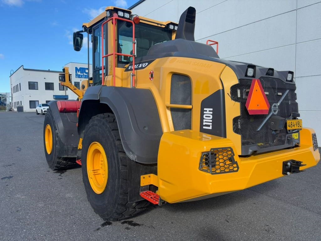 Volvo L 110 H - Utovarivač na kotačima: slika Volvo L 110 H - Utovarivač na kotačima Volvo L 110 H - Utovarivač na kotačima: slika Volvo L 110 H - Utovarivač na kotačima