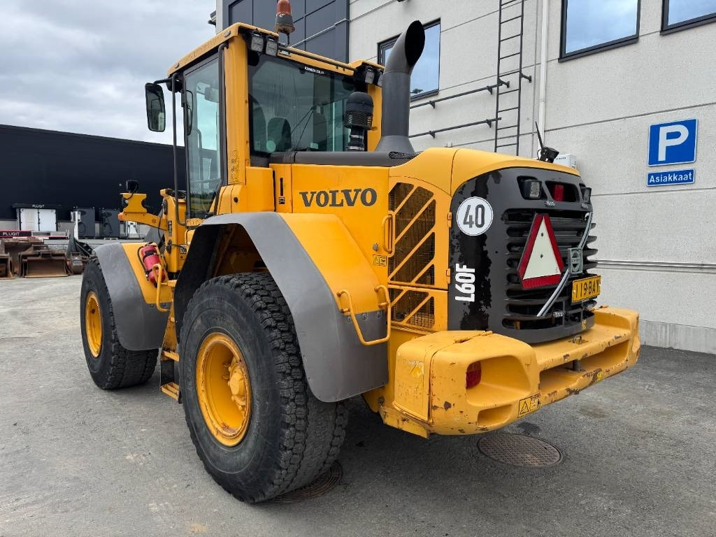 Volvo L 60 F - Utovarivač na kotačima: slika Volvo L 60 F - Utovarivač na kotačima Volvo L 60 F - Utovarivač na kotačima: slika Volvo L 60 F - Utovarivač na kotačima