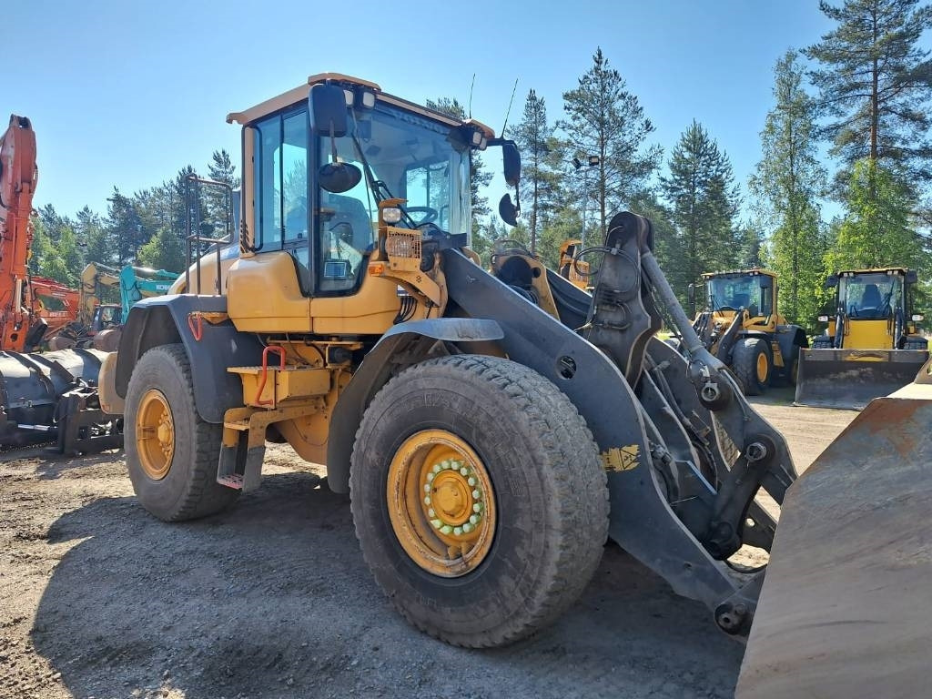 Volvo L 90 H - Utovarivač na kotačima: slika Volvo L 90 H - Utovarivač na kotačima Volvo L 90 H - Utovarivač na kotačima: slika Volvo L 90 H - Utovarivač na kotačima