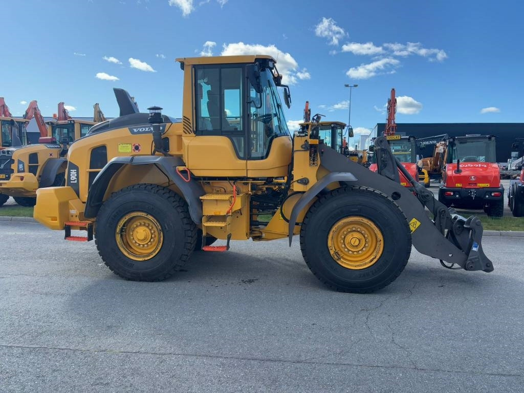 Volvo L 90 H Long Boom - Utovarivač na kotačima: slika Volvo L 90 H Long Boom - Utovarivač na kotačima Volvo L 90 H Long Boom - Utovarivač na kotačima: slika Volvo L 90 H Long Boom - Utovarivač na kotačima