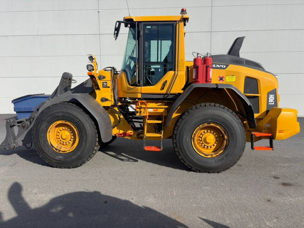 Volvo L 90 H Long Boom - Utovarivač na kotačima: slika Volvo L 90 H Long Boom - Utovarivač na kotačima Volvo L 90 H Long Boom - Utovarivač na kotačima: slika Volvo L 90 H Long Boom - Utovarivač na kotačima