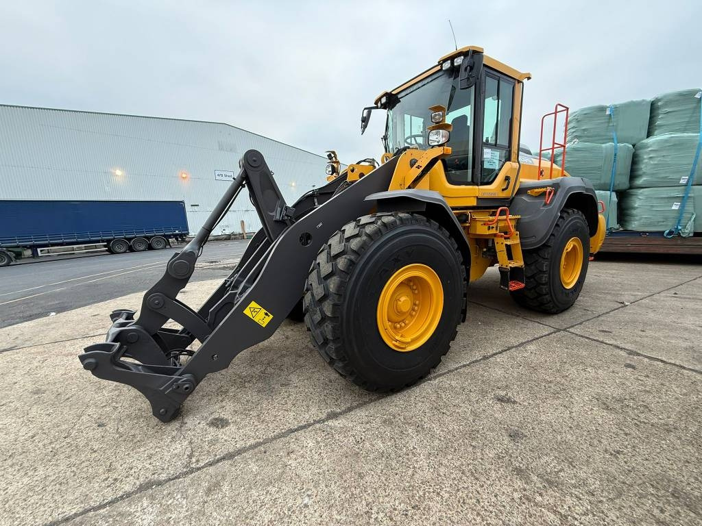 Volvo L110H LONG BOOM - Utovarivač na kotačima: slika Volvo L110H LONG BOOM - Utovarivač na kotačima Volvo L110H LONG BOOM - Utovarivač na kotačima: slika Volvo L110H LONG BOOM - Utovarivač na kotačima