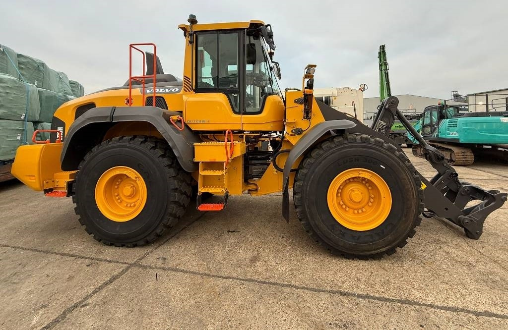 Volvo L110H LONG BOOM - Utovarivač na kotačima: slika Volvo L110H LONG BOOM - Utovarivač na kotačima Volvo L110H LONG BOOM - Utovarivač na kotačima: slika Volvo L110H LONG BOOM - Utovarivač na kotačima