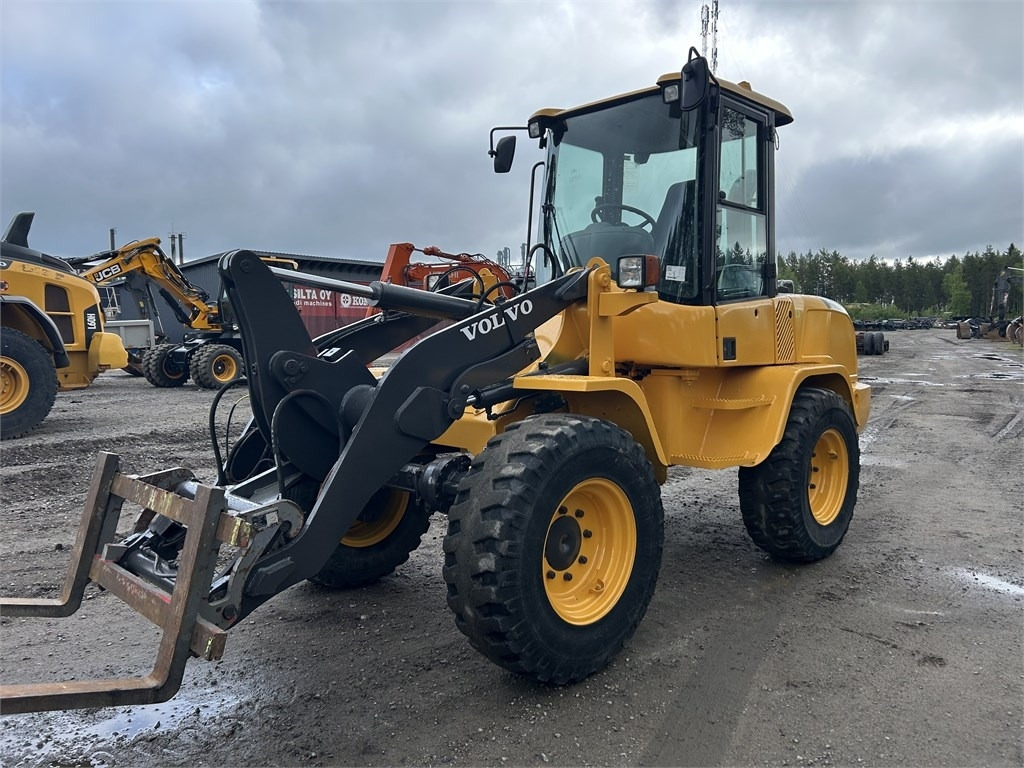 Volvo L30G TRUKKIPIIKEILLÄ - Utovarivač na kotačima: slika Volvo L30G TRUKKIPIIKEILLÄ - Utovarivač na kotačima Volvo L30G TRUKKIPIIKEILLÄ - Utovarivač na kotačima: slika Volvo L30G TRUKKIPIIKEILLÄ - Utovarivač na kotačima