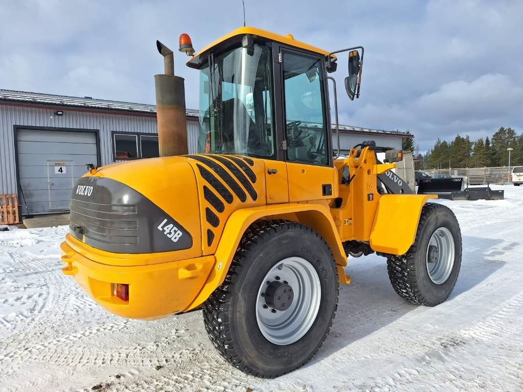 Volvo L45B UUDET RENKAAT - Utovarivač na kotačima: slika Volvo L45B UUDET RENKAAT - Utovarivač na kotačima Volvo L45B UUDET RENKAAT - Utovarivač na kotačima: slika Volvo L45B UUDET RENKAAT - Utovarivač na kotačima
