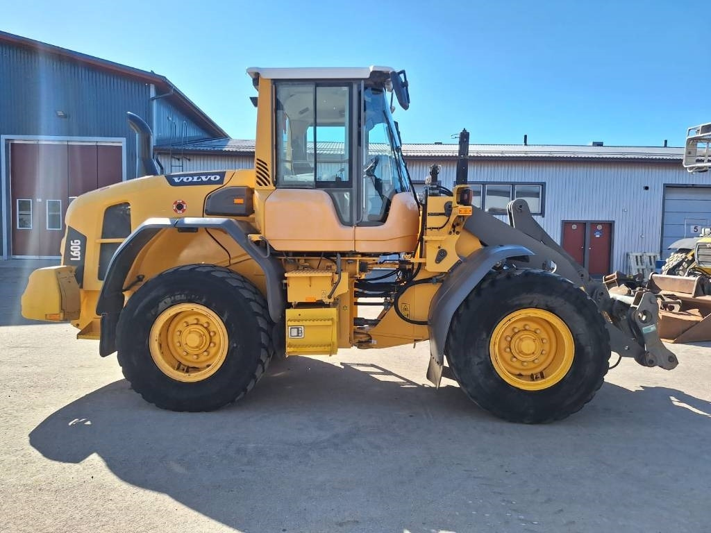Volvo L60G VIPUOHJAUS - Utovarivač na kotačima: slika Volvo L60G VIPUOHJAUS - Utovarivač na kotačima Volvo L60G VIPUOHJAUS - Utovarivač na kotačima: slika Volvo L60G VIPUOHJAUS - Utovarivač na kotačima