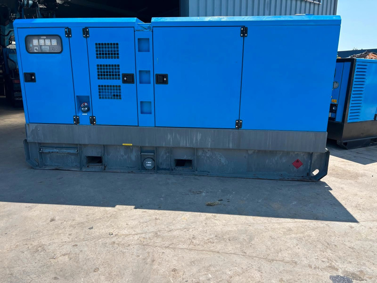 Atlas Copco Generator QAS 200kVa - Generatorski set: slika Atlas Copco Generator QAS 200kVa - Generatorski set Atlas Copco Generator QAS 200kVa - Generatorski set: slika Atlas Copco Generator QAS 200kVa - Generatorski set
