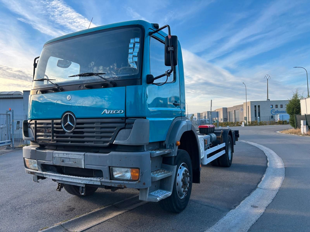 Mercedes-Benz Atego 1823. 6 Zylinder. - Kamion-šasija: slika  Mercedes-Benz Atego 1823. 6 Zylinder. - Kamion-šasija Mercedes-Benz Atego 1823. 6 Zylinder. - Kamion-šasija: slika  Mercedes-Benz Atego 1823. 6 Zylinder. - Kamion-šasija