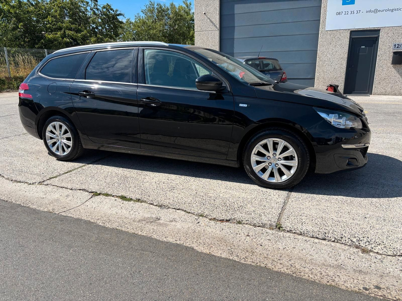 Peugeot 308 Klima. Kamera. Navi. Tempomat - Automobil: slika Peugeot 308 Klima. Kamera. Navi. Tempomat - Automobil Peugeot 308 Klima. Kamera. Navi. Tempomat - Automobil: slika Peugeot 308 Klima. Kamera. Navi. Tempomat - Automobil