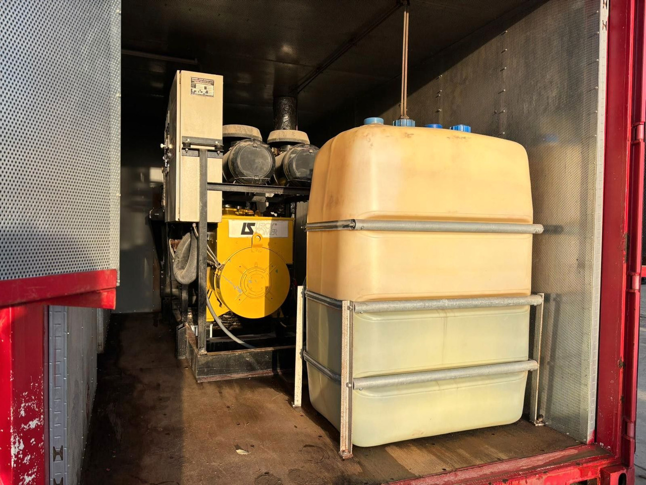 Sommer 400kVa Generator. Motor MAN V8. 370h! - Generatorski set: slika Sommer 400kVa Generator. Motor MAN V8. 370h! - Generatorski set Sommer 400kVa Generator. Motor MAN V8. 370h! - Generatorski set: slika Sommer 400kVa Generator. Motor MAN V8. 370h! - Generatorski set