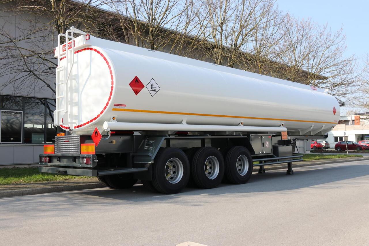 Sievering 45000 LITRES ADR SEMI REMORQUE CITERNE DE CARBURANT - Poluprikolica cisterna: slika Sievering 45000 LITRES ADR SEMI REMORQUE CITERNE DE CARBURANT - Poluprikolica cisterna Sievering 45000 LITRES ADR SEMI REMORQUE CITERNE DE CARBURANT - Poluprikolica cisterna: slika Sievering 45000 LITRES ADR SEMI REMORQUE CITERNE DE CARBURANT - Poluprikolica cisterna