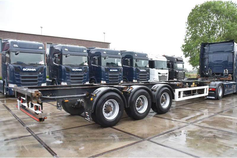Krone SDC 27 - BPW AXLES - DRUM BRAKES - - Transporter kontejnera/ Poluprikolica s izmjenjivim sanducima: slika Krone SDC 27 - BPW AXLES - DRUM BRAKES - - Transporter kontejnera/ Poluprikolica s izmjenjivim sanducima Krone SDC 27 - BPW AXLES - DRUM BRAKES - - Transporter kontejnera/ Poluprikolica s izmjenjivim sanducima: slika Krone SDC 27 - BPW AXLES - DRUM BRAKES - - Transporter kontejnera/ Poluprikolica s izmjenjivim sanducima
