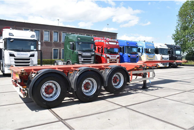 Nooteboom containerchassis - LIFT AXLE - DISC BRAKES - BPW AXLES - 2 x EXTENDABLE - - Transporter kontejnera/ Poluprikolica s izmjenjivim sanducima: slika Nooteboom containerchassis - LIFT AXLE - DISC BRAKES - BPW AXLES - 2 x EXTENDABLE - - Transporter kontejnera/ Poluprikolica s izmjenjivim sanducima Nooteboom containerchassis - LIFT AXLE - DISC BRAKES - BPW AXLES - 2 x EXTENDABLE - - Transporter kontejnera/ Poluprikolica s izmjenjivim sanducima: slika Nooteboom containerchassis - LIFT AXLE - DISC BRAKES - BPW AXLES - 2 x EXTENDABLE - - Transporter kontejnera/ Poluprikolica s izmjenjivim sanducima