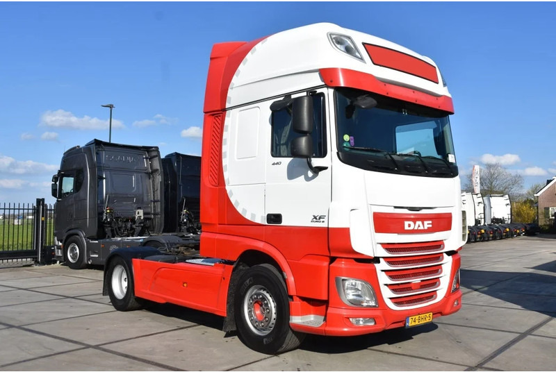 Tegljač DAF XF 440 SSC 4x2 - 939 TKM - AIRCO - ACC - DIFF. LOCK - 2 BEDS - GOOD CONDITION -: slika Tegljač DAF XF 440 SSC 4x2 - 939 TKM - AIRCO - ACC - DIFF. LOCK - 2 BEDS - GOOD CONDITION -