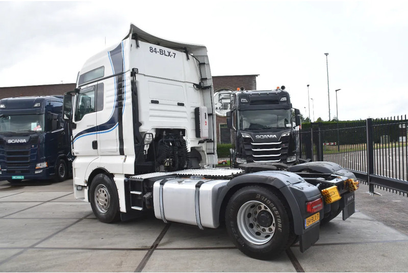 MAN TGX 18.420 - EURO 6 - ADR FL - PARK. AIRCO - NAVI - PTO - XENON LIGHTS - TOP CONDITION - - Tegljač: slika MAN TGX 18.420 - EURO 6 - ADR FL - PARK. AIRCO - NAVI - PTO - XENON LIGHTS - TOP CONDITION - - Tegljač MAN TGX 18.420 - EURO 6 - ADR FL - PARK. AIRCO - NAVI - PTO - XENON LIGHTS - TOP CONDITION - - Tegljač: slika MAN TGX 18.420 - EURO 6 - ADR FL - PARK. AIRCO - NAVI - PTO - XENON LIGHTS - TOP CONDITION - - Tegljač
