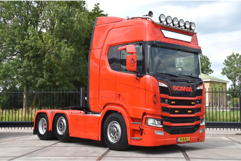 Scania R450 NGS 6x2/4NB - RETARDER - FULL AIR - 748 TKM - LEATHER SEATS - NAVI - 2 x FUEL TANKS - LED LIGHTS - - Tegljač: slika Scania R450 NGS 6x2/4NB - RETARDER - FULL AIR - 748 TKM - LEATHER SEATS - NAVI - 2 x FUEL TANKS - LED LIGHTS - - Tegljač Scania R450 NGS 6x2/4NB - RETARDER - FULL AIR - 748 TKM - LEATHER SEATS - NAVI - 2 x FUEL TANKS - LED LIGHTS - - Tegljač: slika Scania R450 NGS 6x2/4NB - RETARDER - FULL AIR - 748 TKM - LEATHER SEATS - NAVI - 2 x FUEL TANKS - LED LIGHTS - - Tegljač