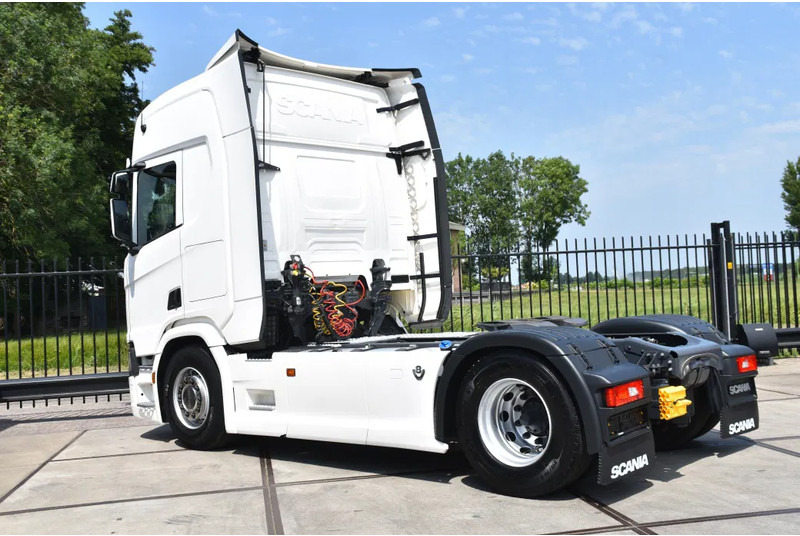 Scania R520 V8 NGS 4x2 - RETARDER - 523 TKM - PARK. AIRCO - ACC - NAVI - 2 x FUEL TANKS - LED LIGHTS - - Tegljač: slika Scania R520 V8 NGS 4x2 - RETARDER - 523 TKM - PARK. AIRCO - ACC - NAVI - 2 x FUEL TANKS - LED LIGHTS - - Tegljač Scania R520 V8 NGS 4x2 - RETARDER - 523 TKM - PARK. AIRCO - ACC - NAVI - 2 x FUEL TANKS - LED LIGHTS - - Tegljač: slika Scania R520 V8 NGS 4x2 - RETARDER - 523 TKM - PARK. AIRCO - ACC - NAVI - 2 x FUEL TANKS - LED LIGHTS - - Tegljač
