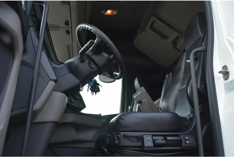 Scania S410 NGS 4x2EB MEGA 95 cm or 103 cm driving height - RETARDER - 817 TKM - FULL AIR - PARK. AIRCO - LEATHER SEATS - 2 x FUEL TANK - Tegljač: slika Scania S410 NGS 4x2EB MEGA 95 cm or 103 cm driving height - RETARDER - 817 TKM - FULL AIR - PARK. AIRCO - LEATHER SEATS - 2 x FUEL TANK - Tegljač Scania S410 NGS 4x2EB MEGA 95 cm or 103 cm driving height - RETARDER - 817 TKM - FULL AIR - PARK. AIRCO - LEATHER SEATS - 2 x FUEL TANK - Tegljač: slika Scania S410 NGS 4x2EB MEGA 95 cm or 103 cm driving height - RETARDER - 817 TKM - FULL AIR - PARK. AIRCO - LEATHER SEATS - 2 x FUEL TANK - Tegljač