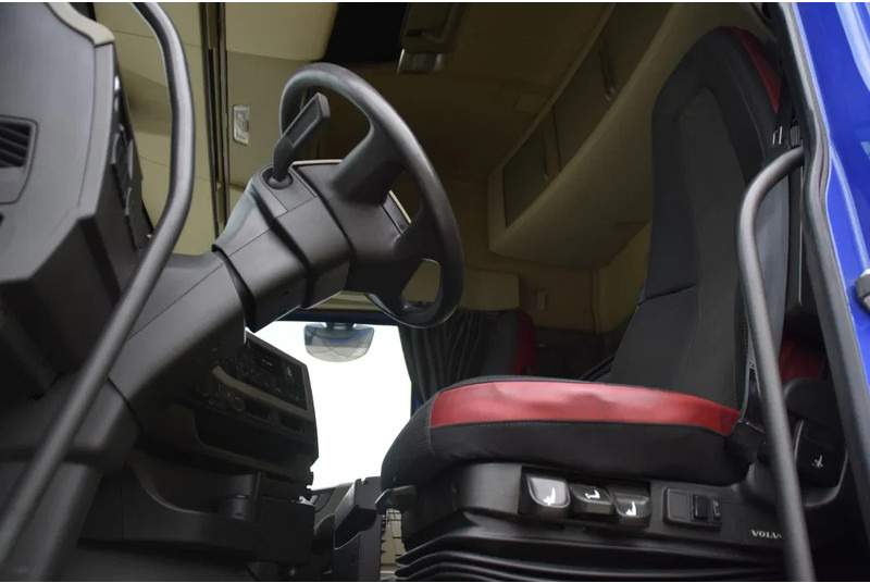 Volvo FH 500 Globetrotter 6x2/4 - EURO 6 - 769 TKM - AIRCO - 2 x FUEL TANKS - TOP CONDITION - - Tegljač: slika Volvo FH 500 Globetrotter 6x2/4 - EURO 6 - 769 TKM - AIRCO - 2 x FUEL TANKS - TOP CONDITION - - Tegljač Volvo FH 500 Globetrotter 6x2/4 - EURO 6 - 769 TKM - AIRCO - 2 x FUEL TANKS - TOP CONDITION - - Tegljač: slika Volvo FH 500 Globetrotter 6x2/4 - EURO 6 - 769 TKM - AIRCO - 2 x FUEL TANKS - TOP CONDITION - - Tegljač