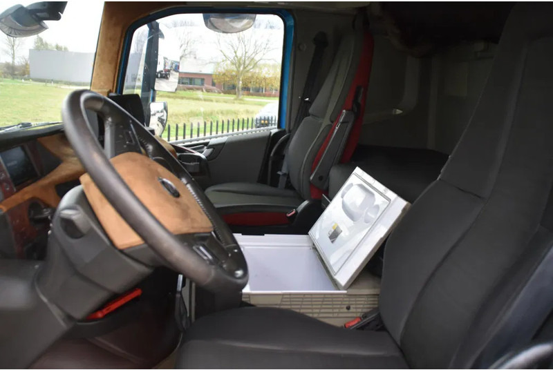 Volvo FH 540 Globe 6x2/4 - 633 TKM - HYDRAULICS - PTO - 2 BEDS - XENON - GOOD CONDITION - - Tegljač: slika Volvo FH 540 Globe 6x2/4 - 633 TKM - HYDRAULICS - PTO - 2 BEDS - XENON - GOOD CONDITION - - Tegljač Volvo FH 540 Globe 6x2/4 - 633 TKM - HYDRAULICS - PTO - 2 BEDS - XENON - GOOD CONDITION - - Tegljač: slika Volvo FH 540 Globe 6x2/4 - 633 TKM - HYDRAULICS - PTO - 2 BEDS - XENON - GOOD CONDITION - - Tegljač