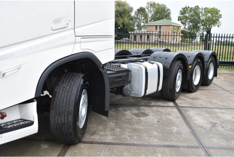 Volvo FH 500 Globe 8x2/4 - 147 TKM - PARK. AIRCO - 10 TONS FRONT AXLE - LEATHER SEATS - PTO - LED LIGHTS - TOP CONDITION - - Kamion-šasija: slika Volvo FH 500 Globe 8x2/4 - 147 TKM - PARK. AIRCO - 10 TONS FRONT AXLE - LEATHER SEATS - PTO - LED LIGHTS - TOP CONDITION - - Kamion-šasija Volvo FH 500 Globe 8x2/4 - 147 TKM - PARK. AIRCO - 10 TONS FRONT AXLE - LEATHER SEATS - PTO - LED LIGHTS - TOP CONDITION - - Kamion-šasija: slika Volvo FH 500 Globe 8x2/4 - 147 TKM - PARK. AIRCO - 10 TONS FRONT AXLE - LEATHER SEATS - PTO - LED LIGHTS - TOP CONDITION - - Kamion-šasija