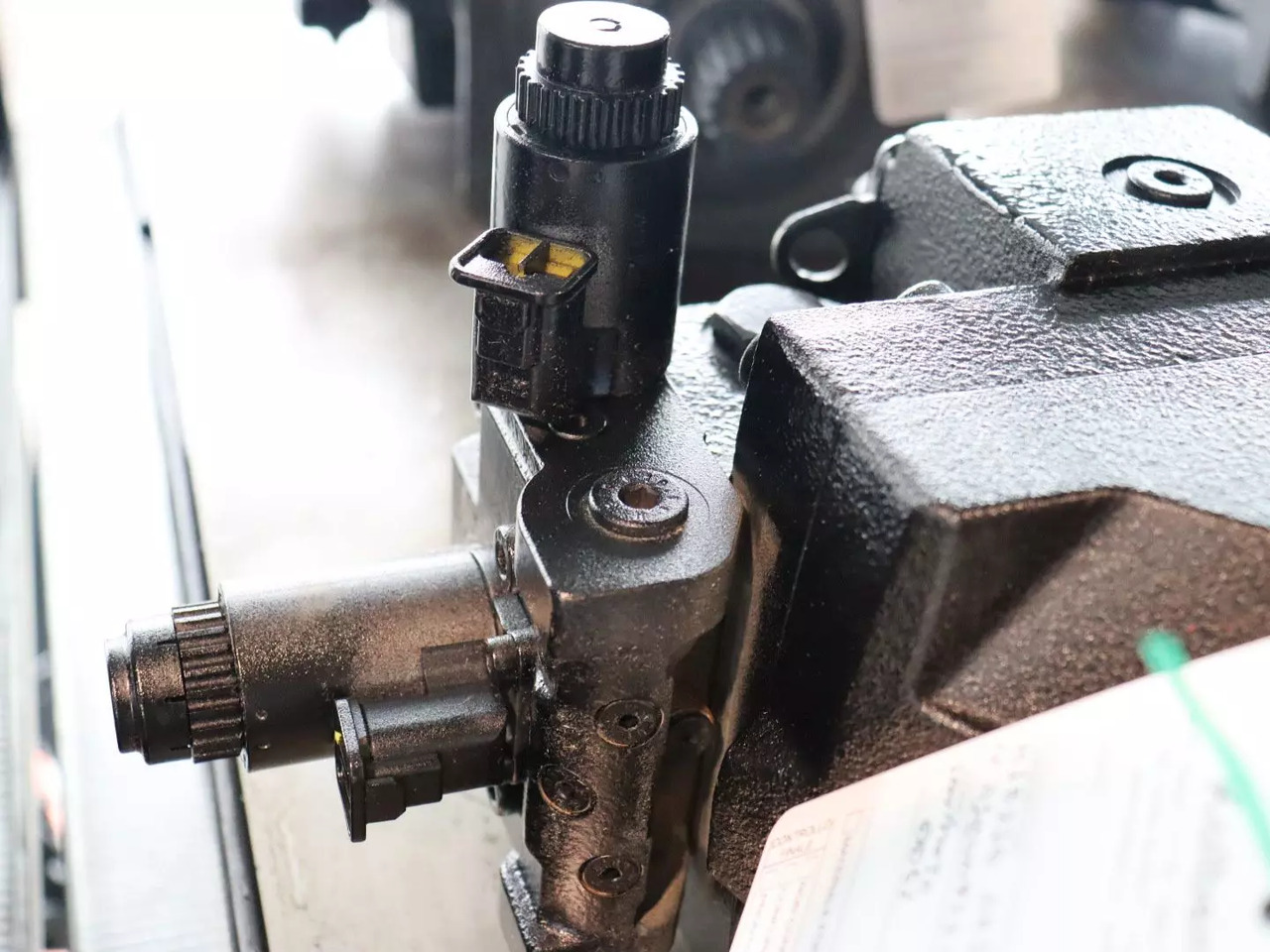 DANFOSS / SAUER H1B110-AK1-K1-NCRADNJNNA10NN027N25NNN - Hidraulični motor za Građevinski strojevi: slika DANFOSS / SAUER H1B110-AK1-K1-NCRADNJNNA10NN027N25NNN - Hidraulični motor za Građevinski strojevi DANFOSS / SAUER H1B110-AK1-K1-NCRADNJNNA10NN027N25NNN - Hidraulični motor za Građevinski strojevi: slika DANFOSS / SAUER H1B110-AK1-K1-NCRADNJNNA10NN027N25NNN - Hidraulični motor za Građevinski strojevi