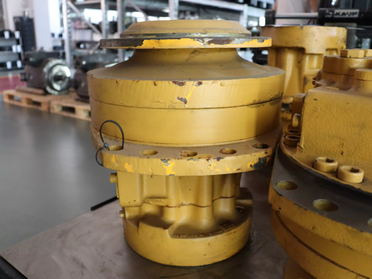 POCLAIN MS18-2-A21-F19-1410-5000 - Hidraulični motor za Građevinski strojevi: slika POCLAIN MS18-2-A21-F19-1410-5000 - Hidraulični motor za Građevinski strojevi POCLAIN MS18-2-A21-F19-1410-5000 - Hidraulični motor za Građevinski strojevi: slika POCLAIN MS18-2-A21-F19-1410-5000 - Hidraulični motor za Građevinski strojevi