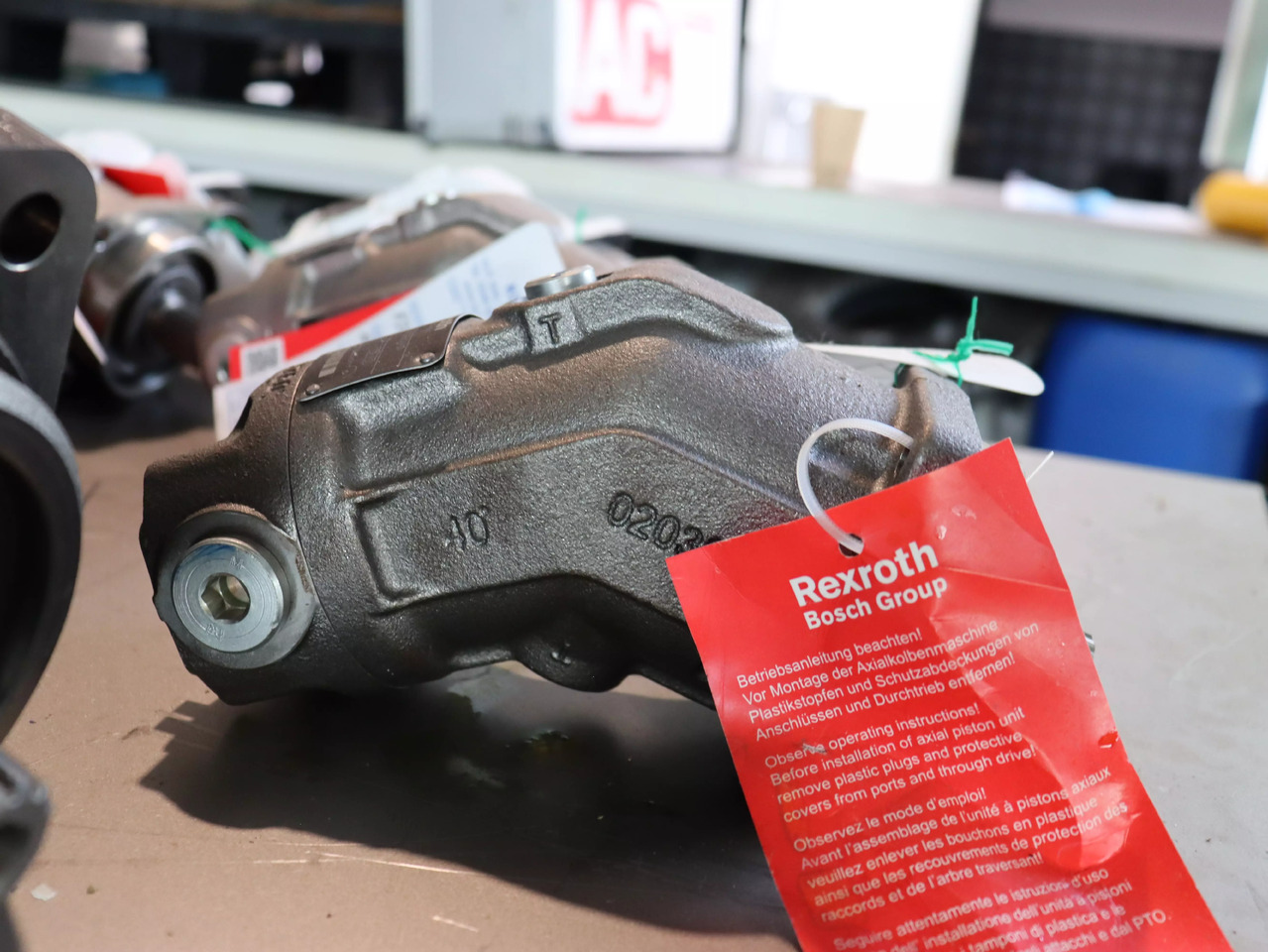 REXROTH A2FM10/61W-VZB040 - Hidraulični motor za Građevinski strojevi: slika REXROTH A2FM10/61W-VZB040 - Hidraulični motor za Građevinski strojevi REXROTH A2FM10/61W-VZB040 - Hidraulični motor za Građevinski strojevi: slika REXROTH A2FM10/61W-VZB040 - Hidraulični motor za Građevinski strojevi