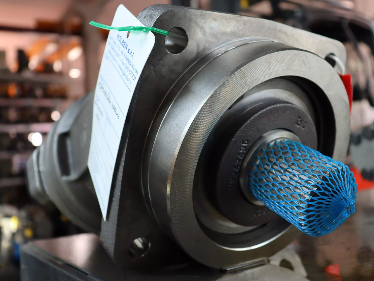 REXROTH A2FM180/61W-VAB010 - Hidraulični motor za Građevinski strojevi: slika REXROTH A2FM180/61W-VAB010 - Hidraulični motor za Građevinski strojevi REXROTH A2FM180/61W-VAB010 - Hidraulični motor za Građevinski strojevi: slika REXROTH A2FM180/61W-VAB010 - Hidraulični motor za Građevinski strojevi