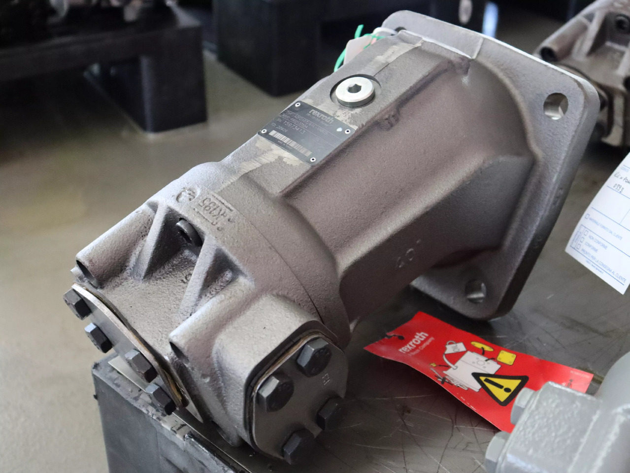 REXROTH A2FO107/61L-VAB05 - Hidraulična pumpa: slika REXROTH A2FO107/61L-VAB05 - Hidraulična pumpa REXROTH A2FO107/61L-VAB05 - Hidraulična pumpa: slika REXROTH A2FO107/61L-VAB05 - Hidraulična pumpa