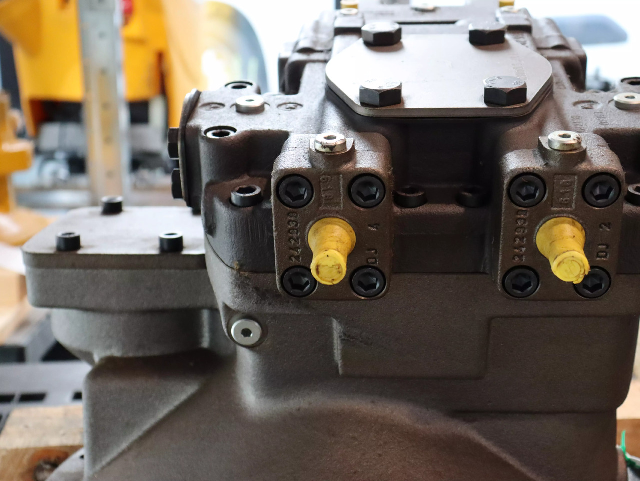 REXROTH A8VO107LA1KH1/63R1-NZG05F001 - Hidraulična pumpa za Oprema za rukovanje materijalima: slika REXROTH A8VO107LA1KH1/63R1-NZG05F001 - Hidraulična pumpa za Oprema za rukovanje materijalima REXROTH A8VO107LA1KH1/63R1-NZG05F001 - Hidraulična pumpa za Oprema za rukovanje materijalima: slika REXROTH A8VO107LA1KH1/63R1-NZG05F001 - Hidraulična pumpa za Oprema za rukovanje materijalima