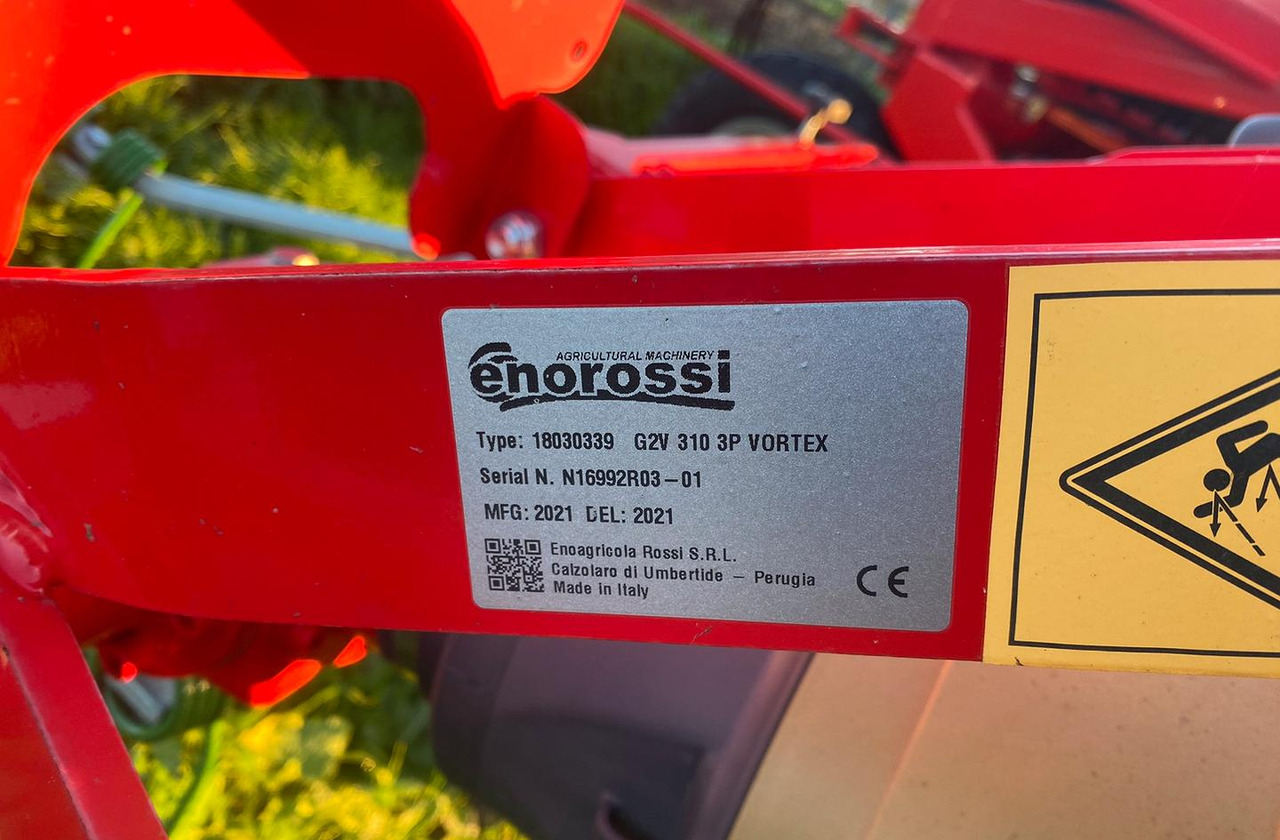 Voltafieno - Prevrtač sijena/ Grabulje: slika Voltafieno - Prevrtač sijena/ Grabulje Voltafieno - Prevrtač sijena/ Grabulje: slika Voltafieno - Prevrtač sijena/ Grabulje