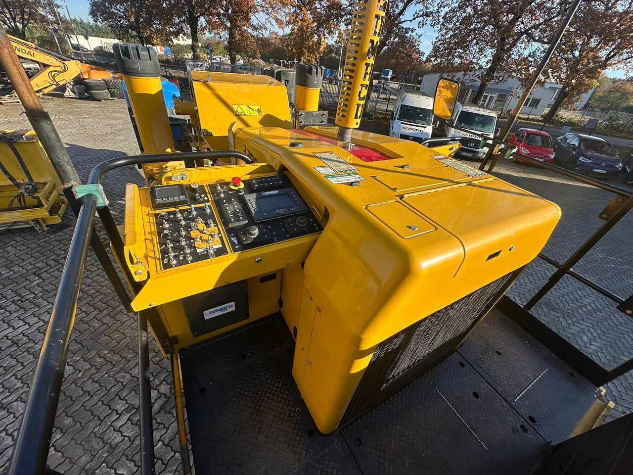 GOMACO 3300 - Betonski finišer: slika GOMACO 3300 - Betonski finišer GOMACO 3300 - Betonski finišer: slika GOMACO 3300 - Betonski finišer