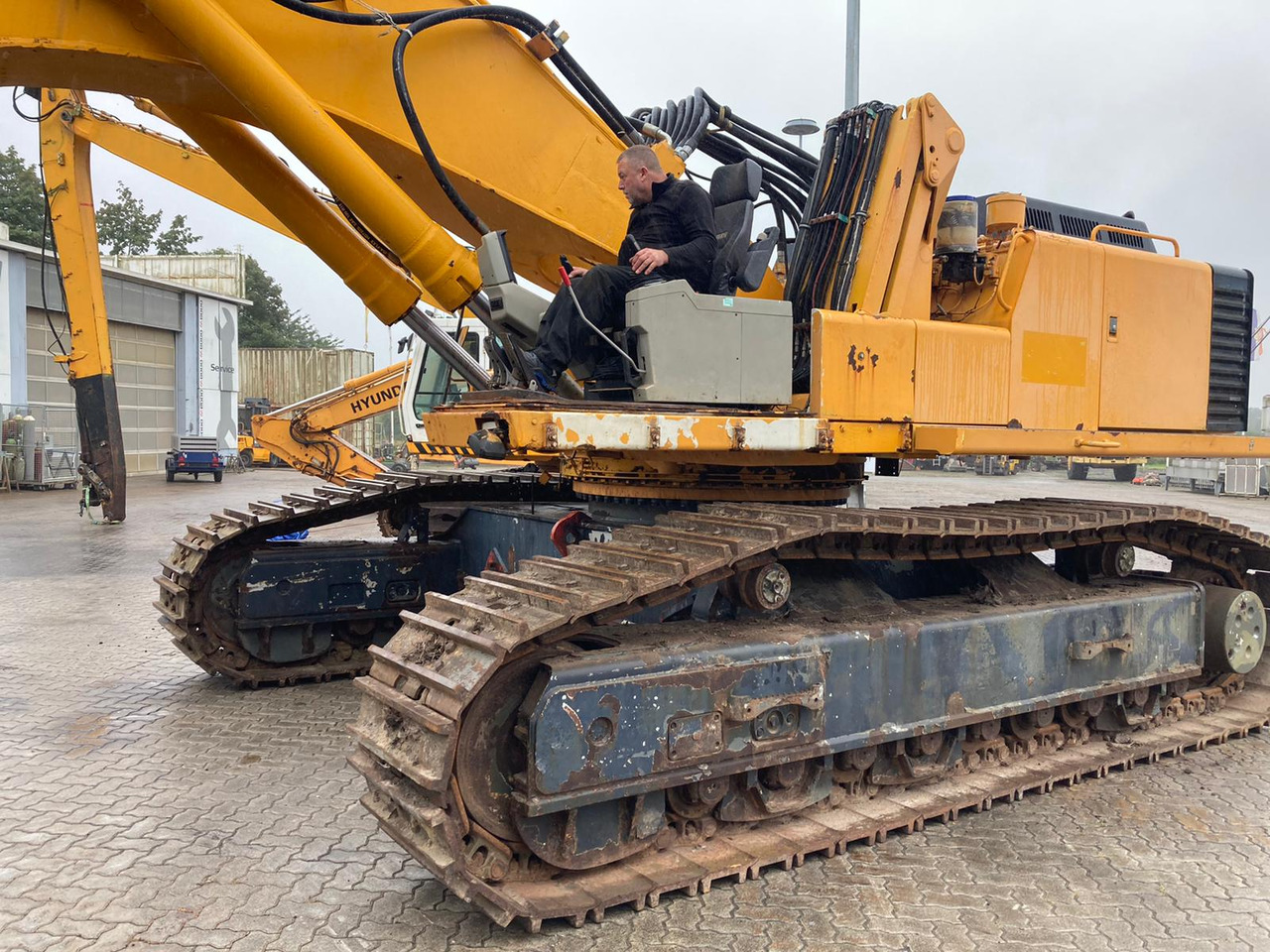 LIEBHERR R964BEW - Bager za rušenje: slika LIEBHERR R964BEW - Bager za rušenje LIEBHERR R964BEW - Bager za rušenje: slika LIEBHERR R964BEW - Bager za rušenje