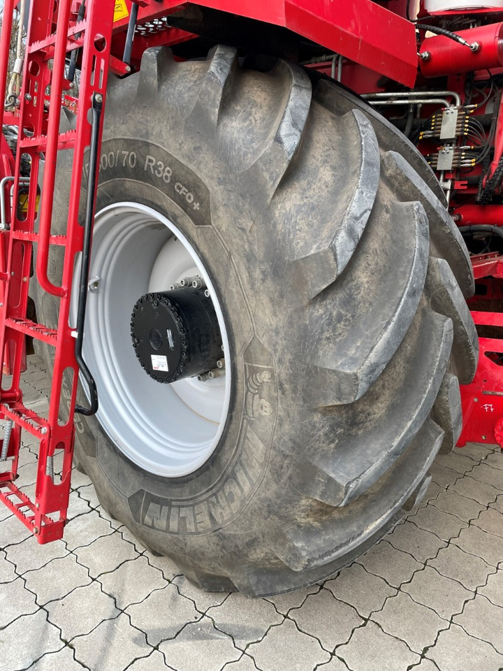 Grimme REXOR 6300 Platinum - Oprema za obradu tla: slika Grimme REXOR 6300 Platinum - Oprema za obradu tla Grimme REXOR 6300 Platinum - Oprema za obradu tla: slika Grimme REXOR 6300 Platinum - Oprema za obradu tla