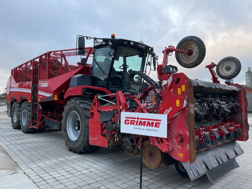 Grimme REXOR 6300 Platinum - Oprema za obradu tla: slika Grimme REXOR 6300 Platinum - Oprema za obradu tla Grimme REXOR 6300 Platinum - Oprema za obradu tla: slika Grimme REXOR 6300 Platinum - Oprema za obradu tla