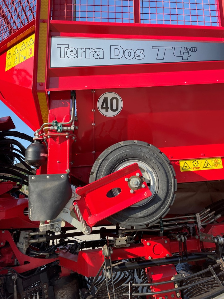 Holmer T4-40 - Oprema za obradu tla: slika Holmer T4-40 - Oprema za obradu tla Holmer T4-40 - Oprema za obradu tla: slika Holmer T4-40 - Oprema za obradu tla