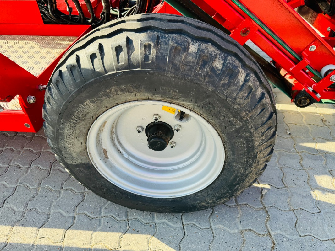 ASA-Lift GB-1000 - Stroj za berbu grožđa: slika ASA-Lift GB-1000 - Stroj za berbu grožđa ASA-Lift GB-1000 - Stroj za berbu grožđa: slika ASA-Lift GB-1000 - Stroj za berbu grožđa