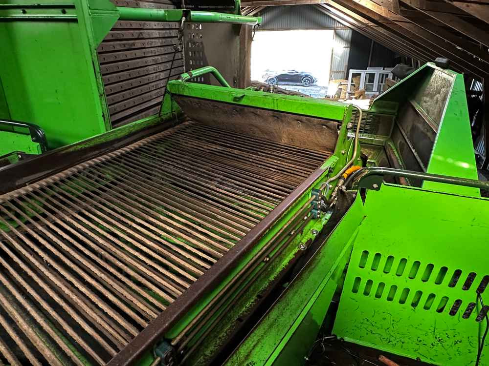 AVR SPIRIT 8200 - Kombajn: slika AVR SPIRIT 8200 - Kombajn AVR SPIRIT 8200 - Kombajn: slika AVR SPIRIT 8200 - Kombajn