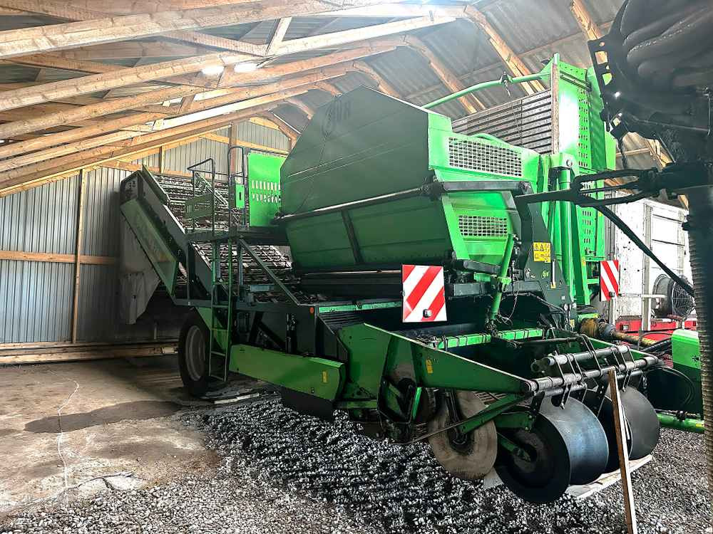 AVR SPIRIT 8200 - Kombajn: slika AVR SPIRIT 8200 - Kombajn AVR SPIRIT 8200 - Kombajn: slika AVR SPIRIT 8200 - Kombajn